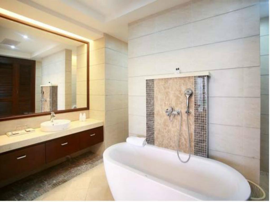Kangte Wangfu Hotel Of Resort And Conference Санья Экстерьер фото